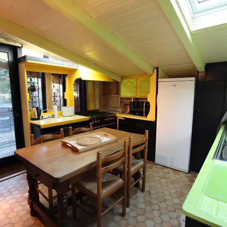 Gite Les Sables-D'Olonne-Le Chateau-D'Olonne, 4 Pieces, 11 Personnes - Fr-1-426-243 * Les Sables-dʼOlonne